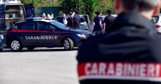 Copertina di Napoli, donna uccisa in un parcheggio a Somma Vesuviana: il marito si costituisce