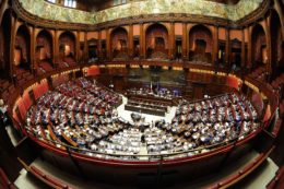 Copertina di La Camera dà il via libera al decreto Recovery: il testo passa al Senato per l’approvazione definitiva