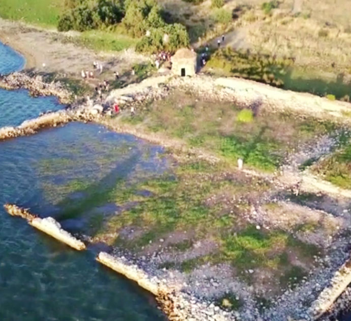 Agrigento, dalle acque del lago affiora il fortino di Mazzallakkar: la sua origine nasconde ancora segreti – Video