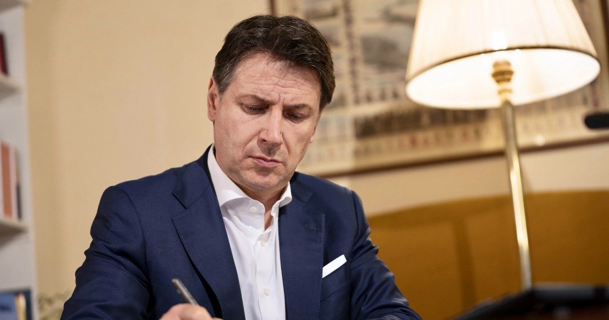 Conte presenta il nuovo M5s: “Ripartiamo con slancio”. E blinda il reddito e la giustizia: “Vogliamo processi veloci ma non accetteremo mai l’impunità”