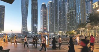 Copertina di “Aiuto, i nostri ragazzi  bloccati negli Emirati sono ormai al limite”