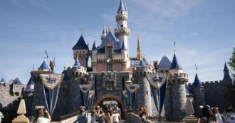 Copertina di Coppia vive per 16 anni dentro Disneyland: nessun visitatore se ne è mai accorto
