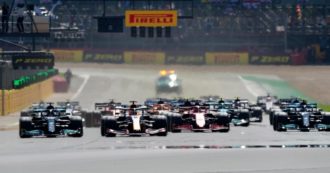 Copertina di F1, Hamilton vince a Silverstone dopo testa a testa con Leclerc e lo scontro con Verstappen. L’olandese trasportato in ospedale per una tac