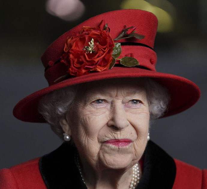 “La Regina Elisabetta ci vietava di farlo”, ex capo dello staff della residenza reale rivela tutto