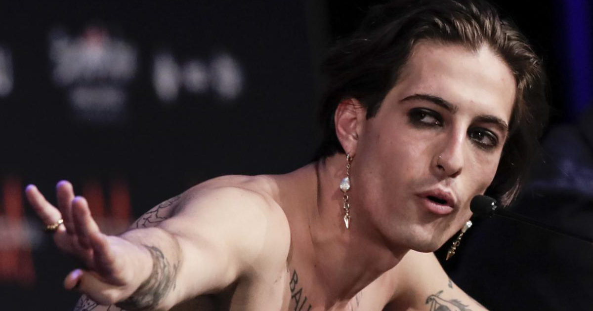 Damiano dei Maneskin nella bufera per aver cantato una frase razzista: “Non lo sapevo, mi scuso profondamente. Una lezione per il futuro”