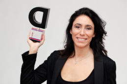 Copertina di Francesca Vecchioni: “Ciò che non si nomina non esiste, non parlare di identità di genere è negazionismo”