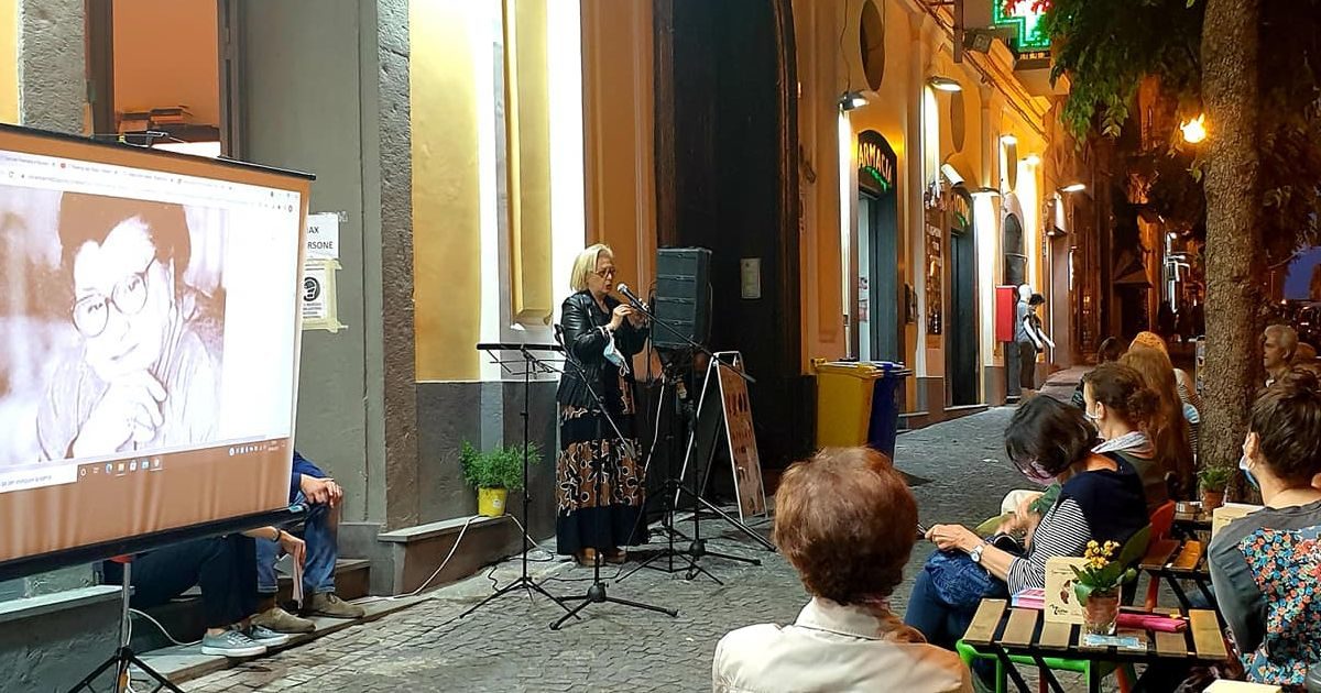 “Francesca e Nunziata”, il romanzo cult sulla generazione di pastai a Torre Annunziata è introvabile: l’appello di una libreria e la sua comunità per la ristampa