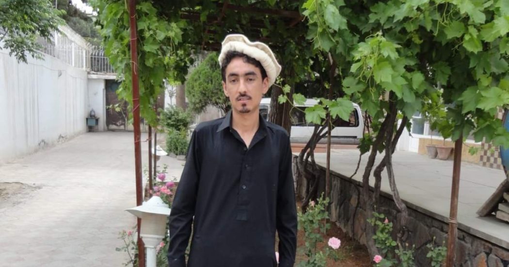 Afghanistan, “io nascosto a Herat con moglie e figli, tirateci fuori da qui”. Il cooperante che ha lavorato per le ong italiane vive braccato: “I talebani me la faranno pagare”