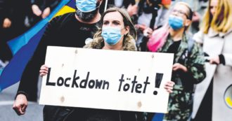 Copertina di I no vax orfani di politici frenano il piano Merkel