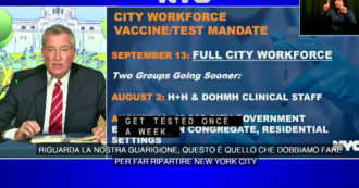 Copertina di “Dalle scuole alla polizia, obbligo di vaccino o tampone per tutti i dipendenti pubblici”: l’annuncio del sindaco di New York De Blasio