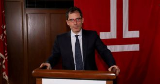 Copertina di “Covid, la pacchia delle lobby che fanno e disfano le leggi”