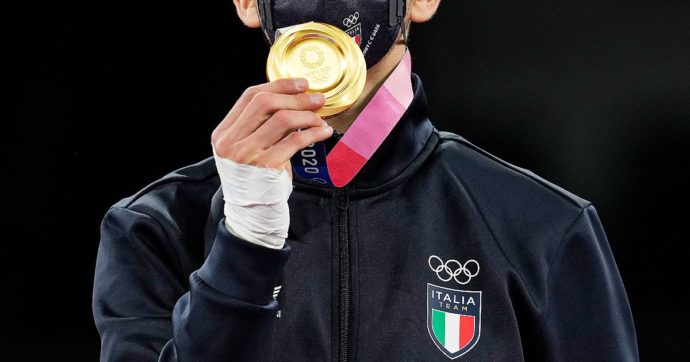 Olimpiadi di Tokyo, quante vale una medaglia per un italiano? Il confronto con gli altri Paesi