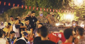 Copertina di Pandemia e crisi sociale, Saied sfrutta la piazza e “licenzia” il premier