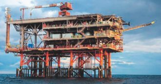 Copertina di PetrolValves, le mazzette per lavorare in Australia