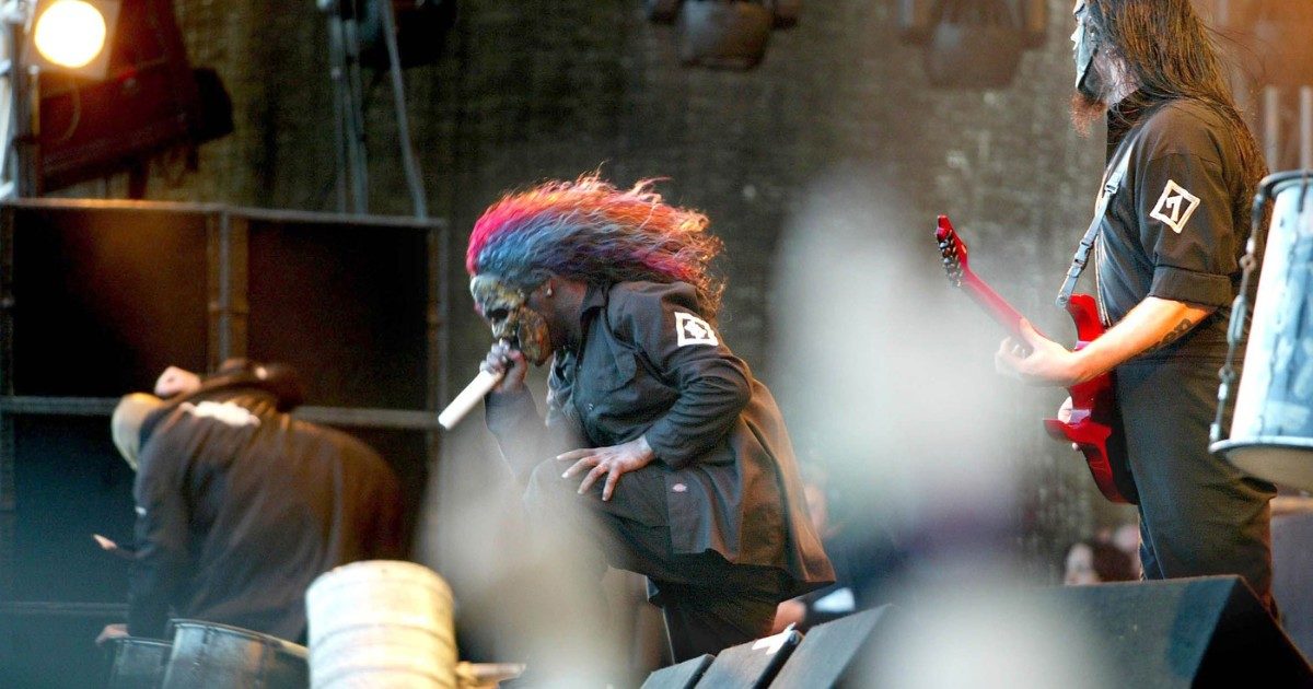 Morto Joey Jordison, il batterista fondatore degli Slipknot: aveva 46 anni e soffriva di mielite trasversa come conseguenza della sclerosi multipla