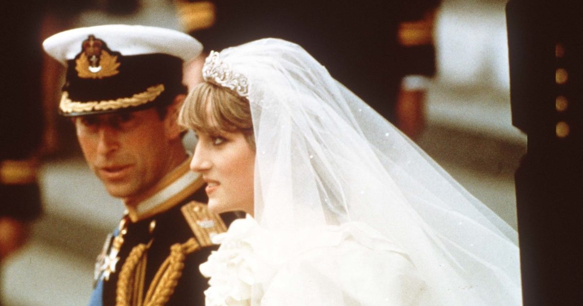 “La regina Elisabetta avrebbe voluto che Diana sposasse il principe Andrea anziché Carlo”