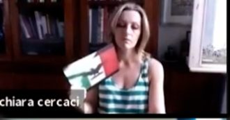 Jesi, la consigliera sventola la bandiera della Repubblica di Salò in diretta Zoom. La denuncia del comitato: “Un reato, ora provvedimenti”