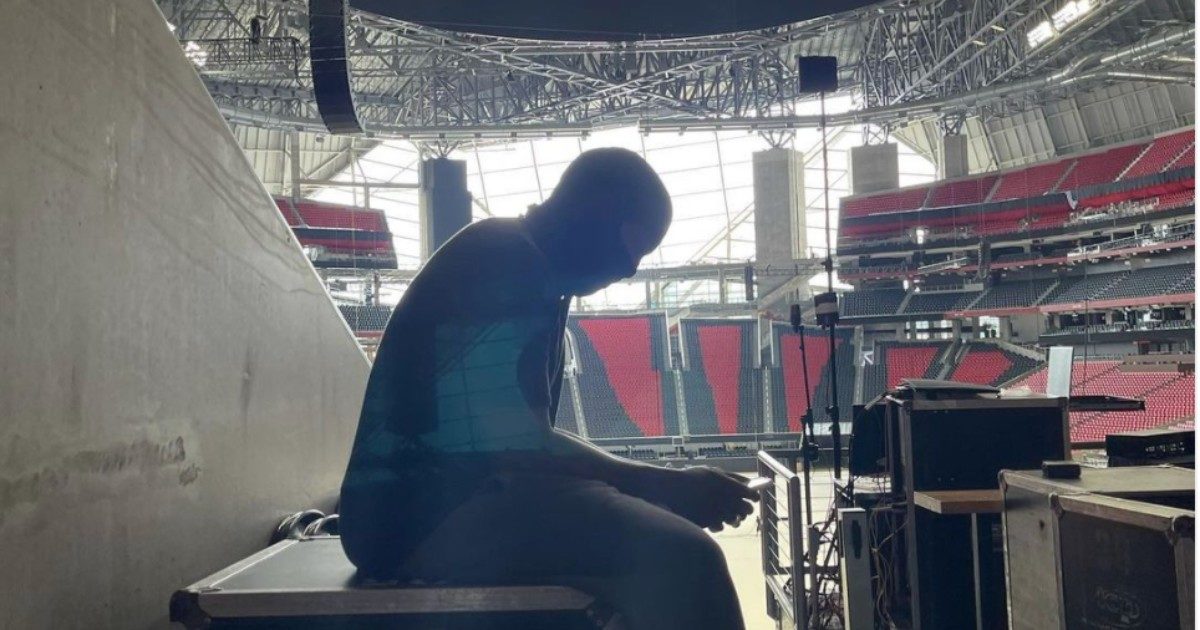 Kanye West si è rinchiuso da giorni nello stadio di Atlanta: ecco perché