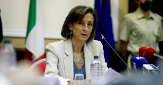 Copertina di Conte: “Voto solo se cambia” Ma ora anche la Lega fa muro