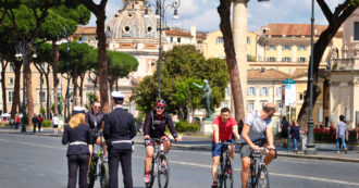 Copertina di Roma, al via il test per la pedonalizzazione dai Fori Imperiali a Termini: critici commercianti e tassisti. Ecco il piano del Comune