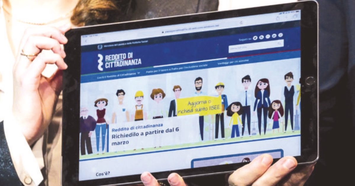 Reddito di cittadinanza, oggi il confronto in cdm. Dal potenziamento per le famiglie numerose al taglio per chi rifiuta due offerte di lavoro: le proposte sul tavolo del governo