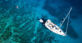 Copertina di Salpa con gli amici, una storia di mare ti aspetta