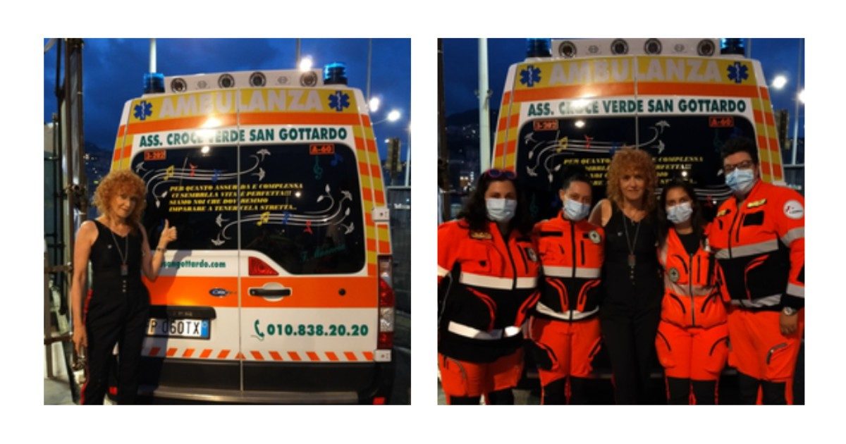 Fiorella Mannoia e la foto davanti a un’ambulanza che cita una sua canzone: “Per quanto assurda e complessa ci sembri…”
