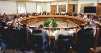 Copertina di Palazzo di Giustizia, una poltrona per 4