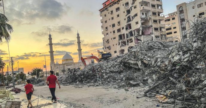 Copertina di Gaza, il tempo sembra sospeso: fino al nuovo conflitto