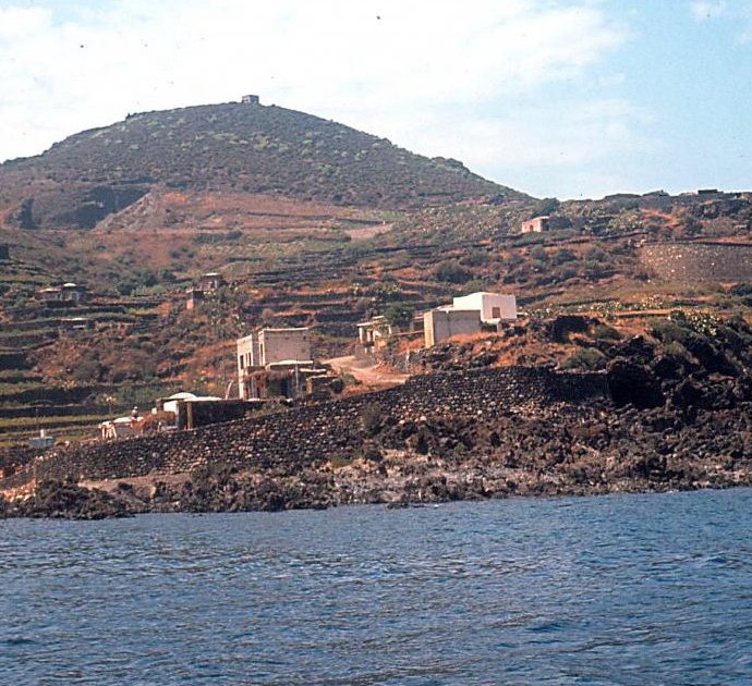 Pantelleria, focolaio Covid dopo festa con cento persone: 70 positivi, 3 in terapia intensiva. Il sindaco: “Tutti non vaccinati”