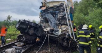 Copertina di Scontro fra treni in Repubblica Ceca: tre morti e decine di feriti. Ministro trasporti: “Situazione grave”