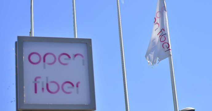 Open Fiber passa all’asse Cdp-Macquarie: Enel cede il 50% del capitale. Il fondo australiano rileva il 40% per 2,12 miliardi
