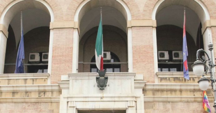 Copertina di Foggia, dichiarati incandidabili il sindaco e sette ex amministratori