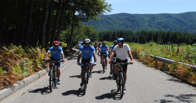 Copertina di Un Giro d’Italia ambientalista attraverso l’Appennino, prima tappa del turismo sostenibile