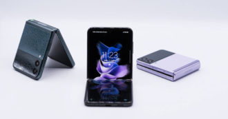 Copertina di Samsung Galaxy Z Flip3 5G, ufficiale il nuovo smartphone pieghevole