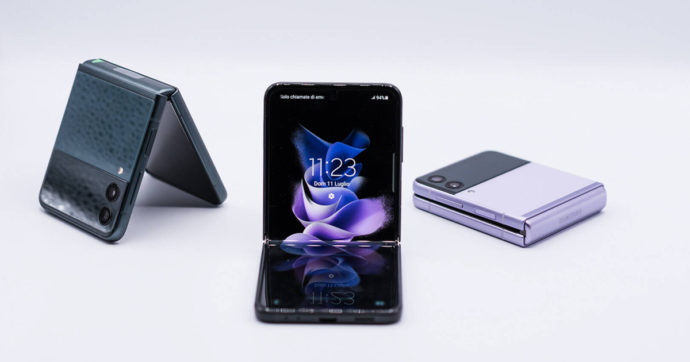 Samsung Galaxy Z Flip3 5G, ufficiale il nuovo smartphone pieghevole