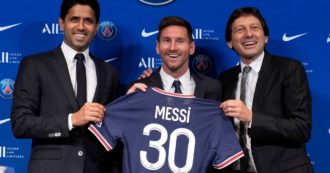 Copertina di Leo Messi al Psg, la conferenza stampa di presentazione: “Uscire dal Barcellona è stato difficile, ora voglio un’altra Champions”