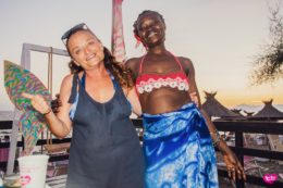 Copertina di “Women at work”: quando la moda migliora la vita delle donne nell’industria dell’abbigliamento