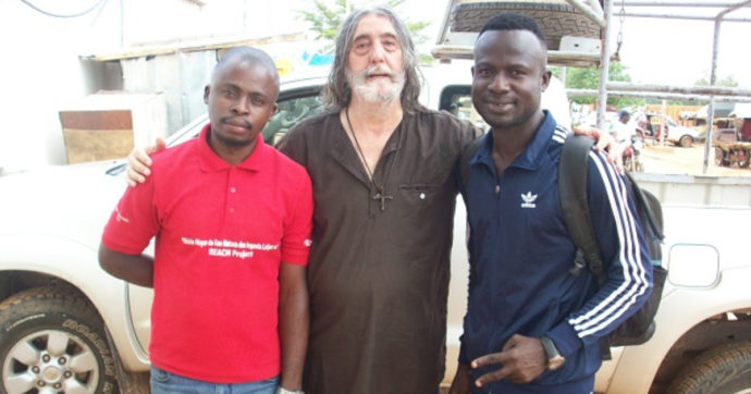Migrare nel silenzio: Emmanuel, sordomuto, torna a casa