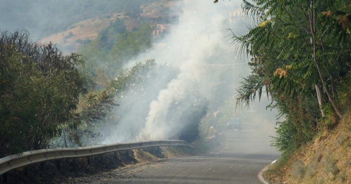 Incendi, il capo della Protezione civile in Calabria: “Le Regioni devono tutelare il territorio e pensare alla prevenzione”