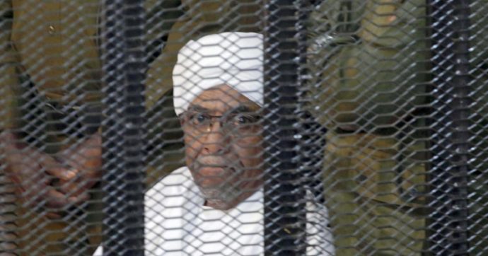 Crimini e stragi in Darfur, Bashir estradato all’Aja. I suoi tremano