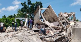 Copertina di Terremoto Haiti, almeno 724 morti: si scava tra le macerie alla ricerca di sopravvissuti. L’Unicef mette a disposizione le sue scorte