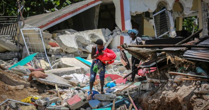 Haiti, sono 1.297 le vittime e 5.700 i feriti. Allerta gialla per la tempesta tropicale Grace. Unicef: “Mancano i servizi essenziali”