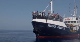 Copertina di Migranti, ResQ People torna in Mediterraneo. Il discorso del neo rettore Tomaso Montanari: “Luce nell’eterna notte della Repubblica”
