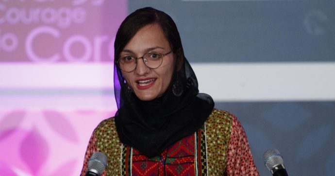 “Aspetto che i talebani vengano a uccidermi”: le parole di Zarifa Ghafari, sindaca 27enne e attivista per i diritti delle donne in Afghanistan