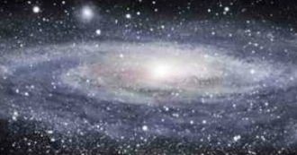 Copertina di Via Lattea, scoperto un gruppo di stelle che forma una insolita sporgenza diagonale