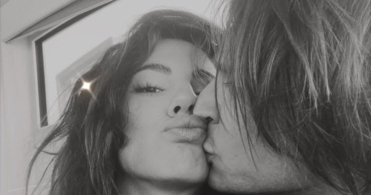 Giulia De Lellis e Francesco Oppini, scatta il bacio? La foto va in tendenza su Twitter ma è un clamoroso equivoco