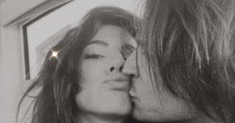 Copertina di Giulia De Lellis e Francesco Oppini, scatta il bacio? La foto va in tendenza su Twitter ma è un clamoroso equivoco
