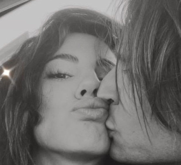 Giulia De Lellis e Francesco Oppini, scatta il bacio? La foto va in tendenza su Twitter ma è un clamoroso equivoco