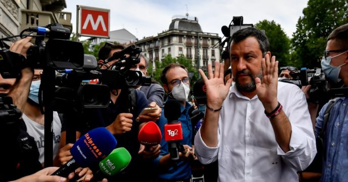 Salvini difende “parco Mussolini”. Ma la targa di Latina era abusiva